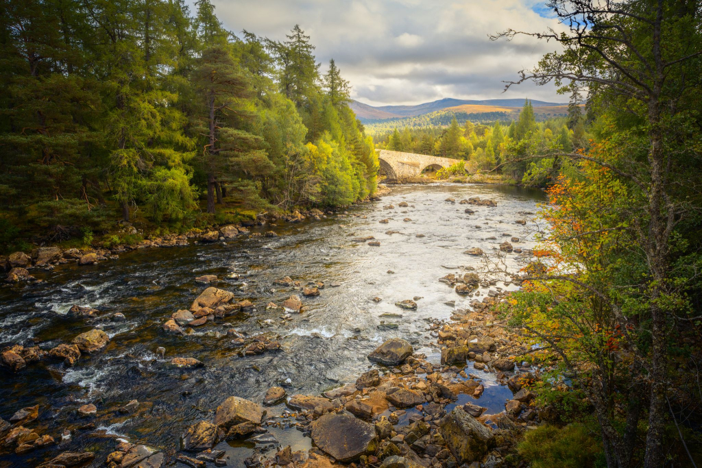 118502-deeside-mountain-views-large